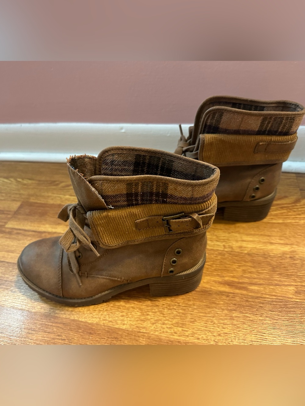 Women's Rock & Candy size 7 - Brown Fold-Over Ankle Boots with Plaid Lining